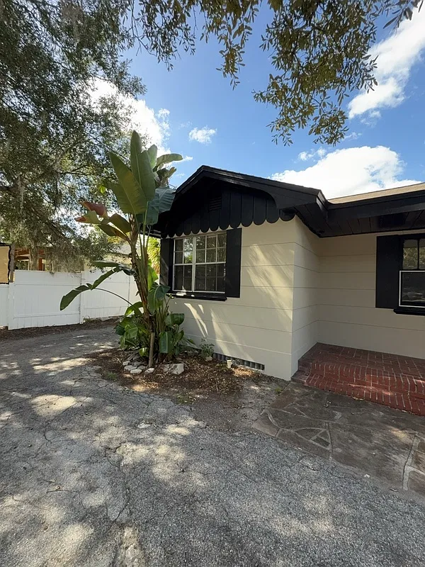 3 bed, 2.0 bath, 1250 sqft, $1,995 — Photo 4
