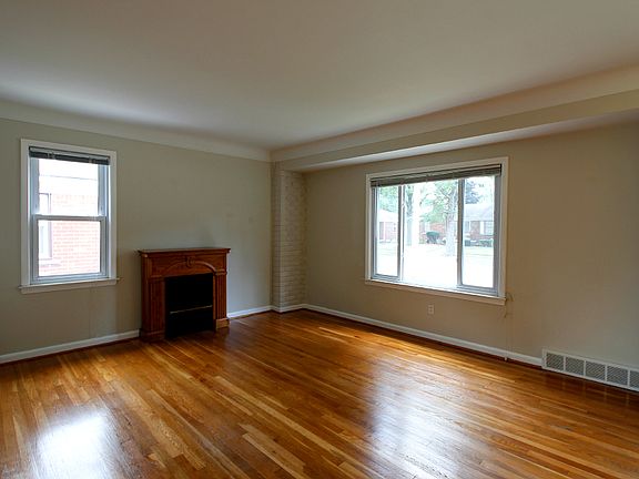 5th image of 9624 Brookfield St