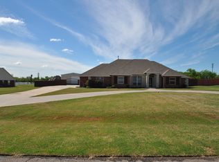 4524 Southcreek Rd, Moore, OK 73165