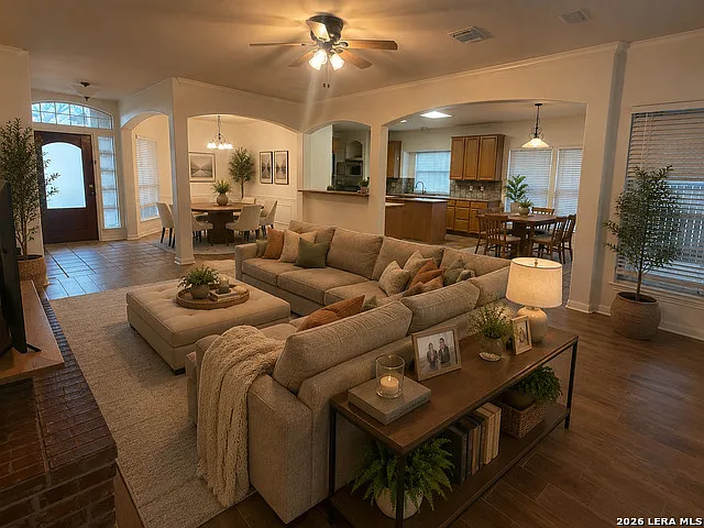 2411 Enfield Grove Dr — Photo 4