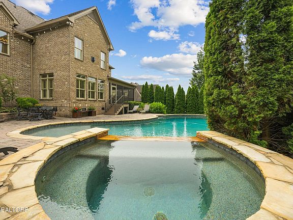 5th image of 519 Cumberland Ridge Dr
