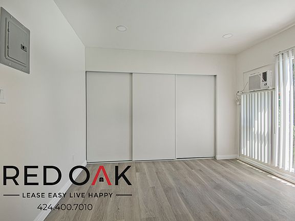 3rd image of 1327 N Laurel Ave APT 18