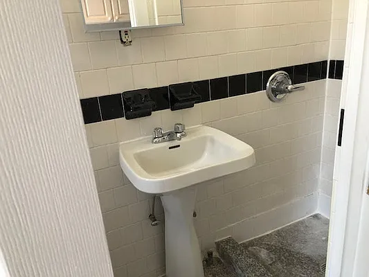 Rented by Friedman Roth Realty | media 19