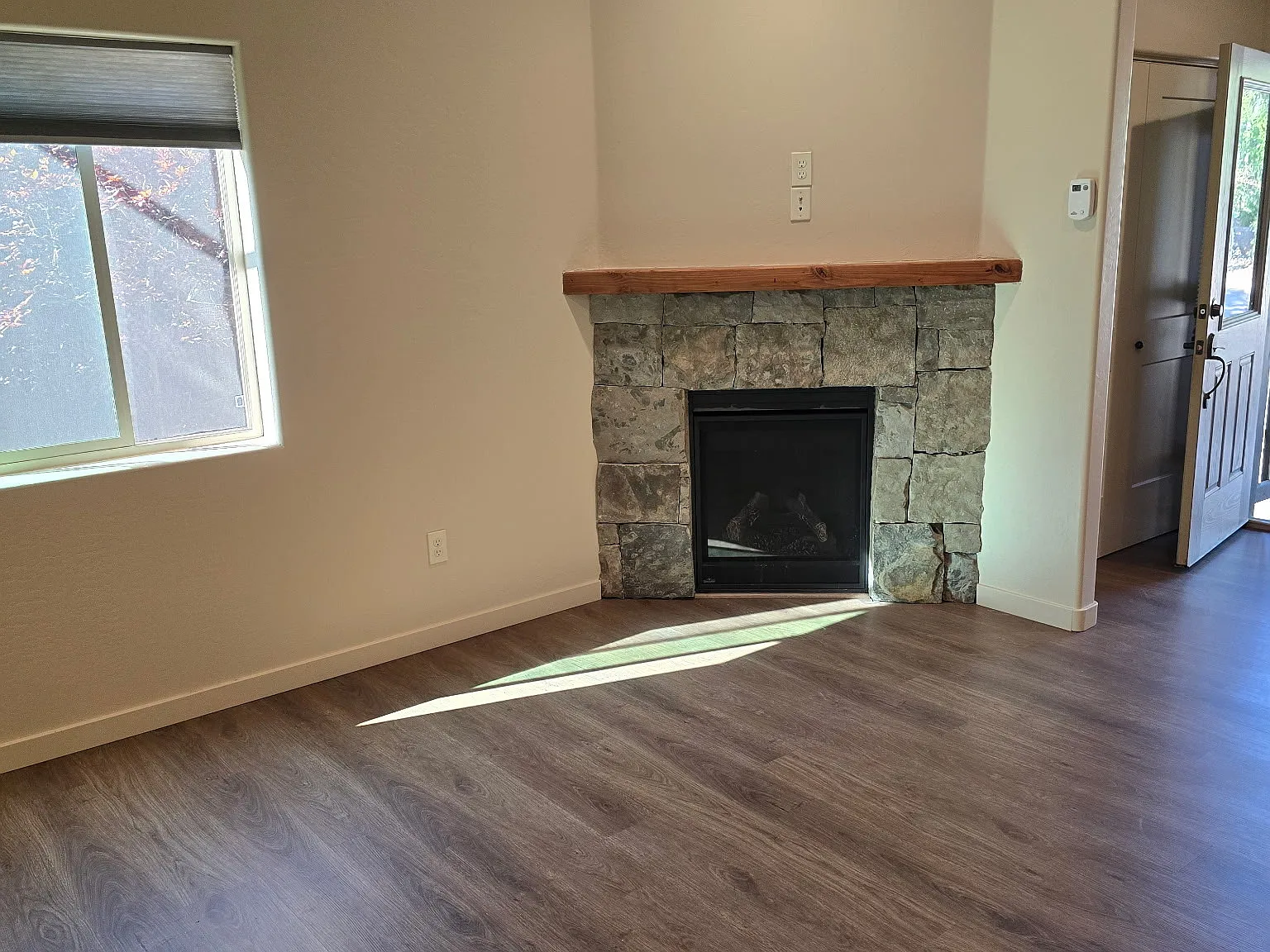 2 bed, 1145 sqft, $1,850 — Photo 3