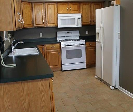 3rd image of 6802 Meadow Ln