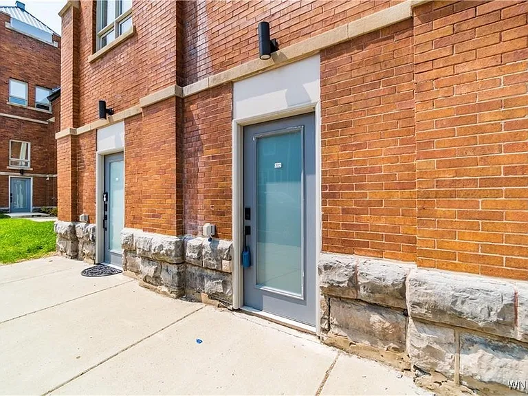 340 Bird Ave #202 — Photo 2