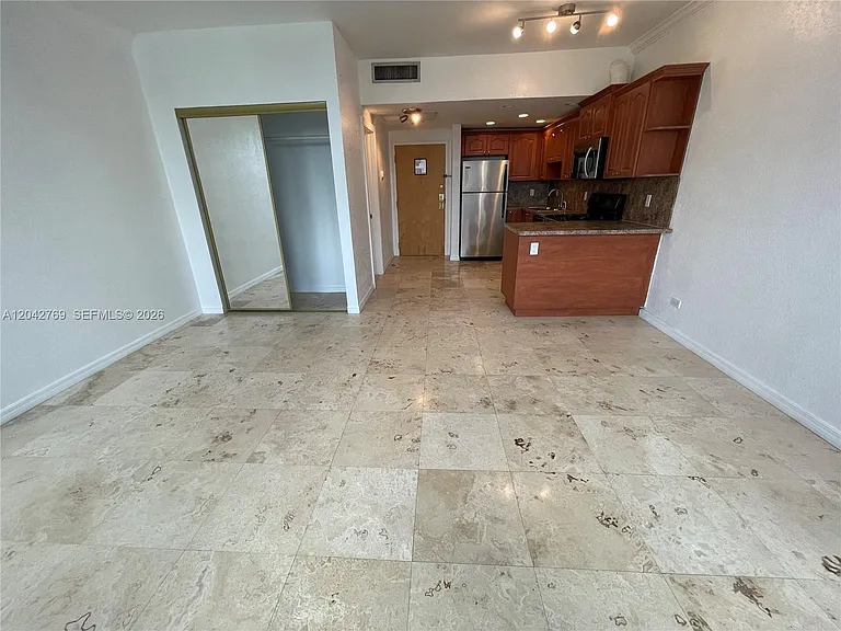 700 Biltmore Way #414 — Photo 10