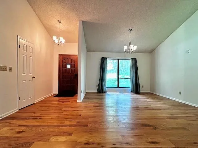4 bed, 3.0 bath, 2753 sqft, $2,495 — Photo 3