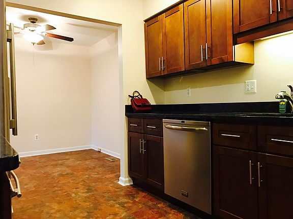 4th image of 8595 Winchester Dr