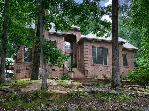 3rd image of 1273 Becket Dr SE