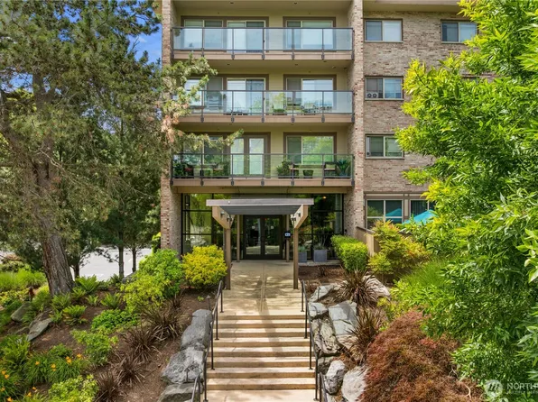 511 100th Avenue NE #109, Bellevue, WA 98004