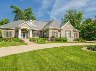 430 Evergreen Ln, Robins, IA 52328