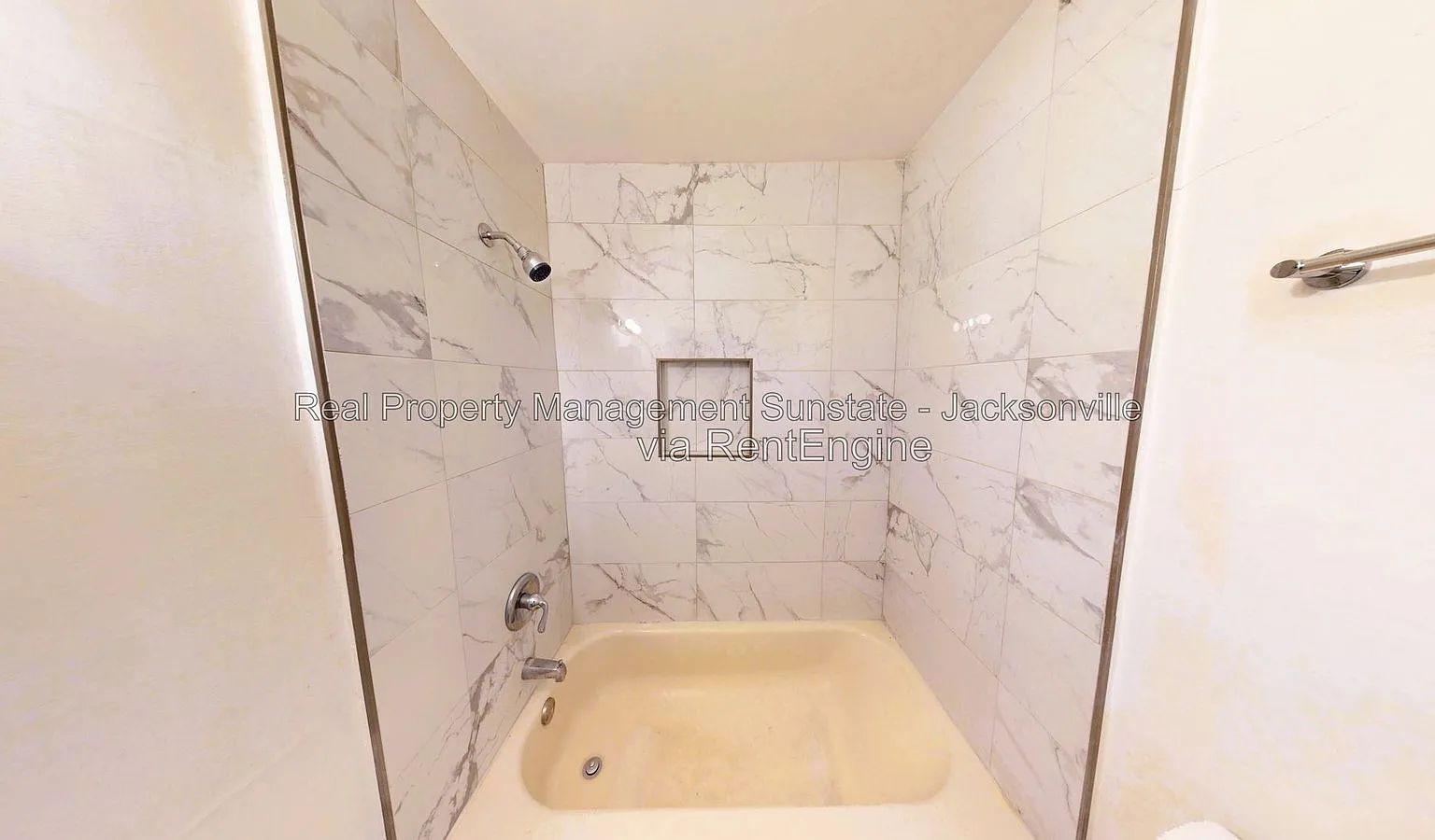 3 bed, 2.0 bath, 972 sqft, $1,250 — Photo 4