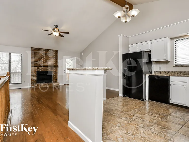 221 Brookmont Farm Ct — Photo 7