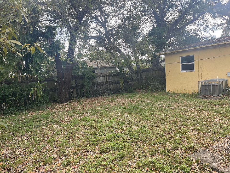 1st image of 4521 SW 32nd Dr