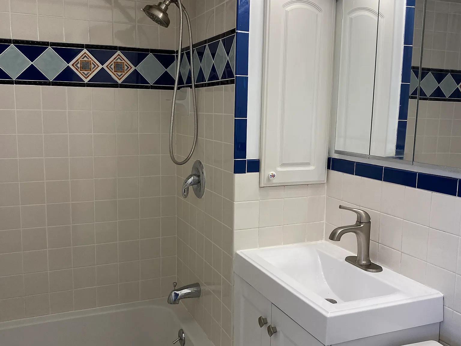 2 bed, $2,850 — Photo 2