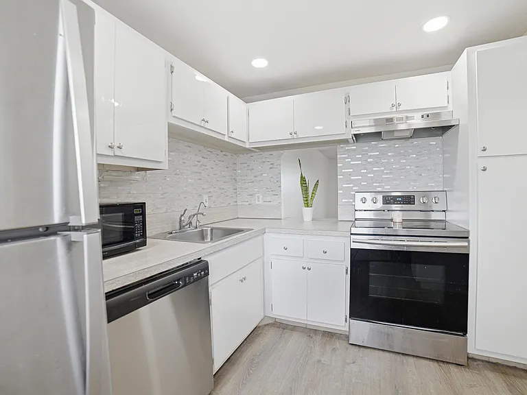 5700 NW 2nd Ave #705 — Photo 8