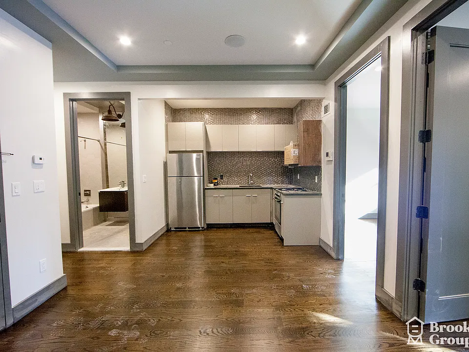 240 Troutman St #2B