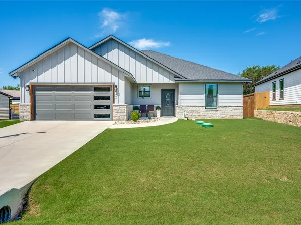 2404 Beverly Dr, Granbury, TX 76048