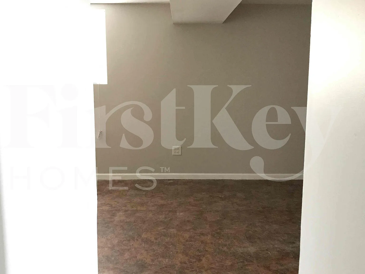4 bed, 1.5 bath, 798 sqft, $1,685 — Photo 1