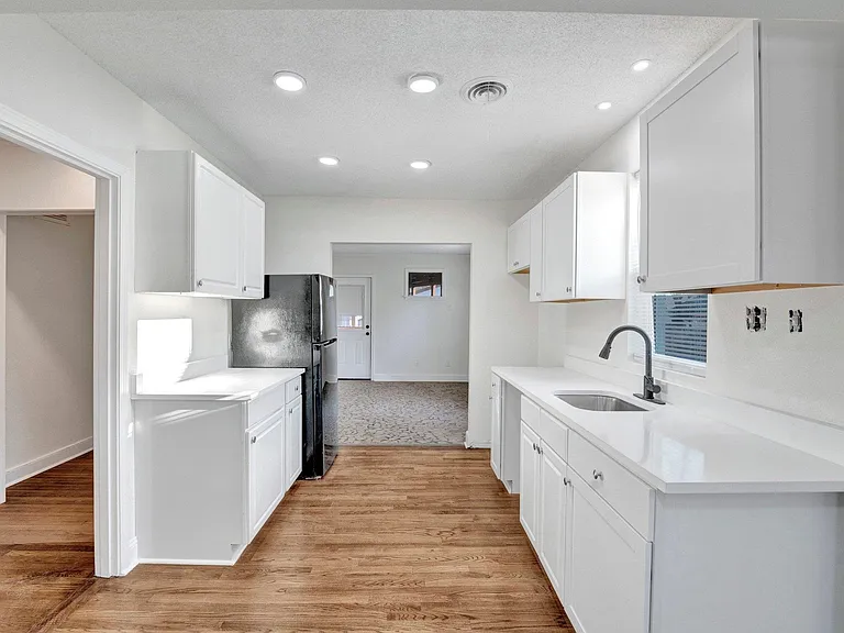 3780 Shirlwood Ave — Photo 10
