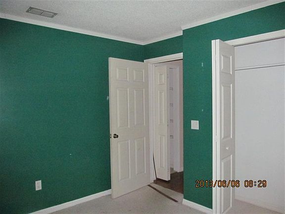 5th image of 1129 Southampton Dr