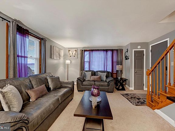 5th image of 1813 Hanford Rd