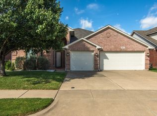5817 Ozark Dr, Fort Worth, TX 76131