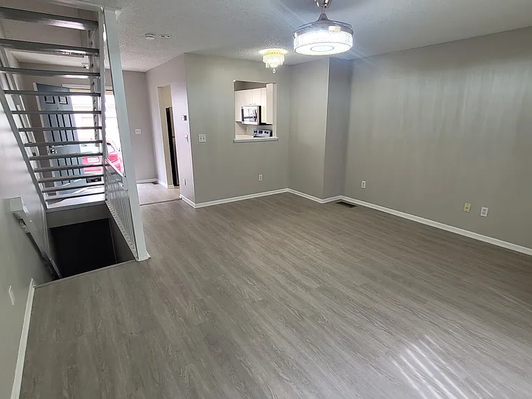 1730 Ridgebury Dr — Photo 4
