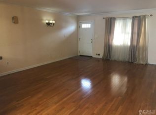 214 Orlando St, Edison, NJ 08817