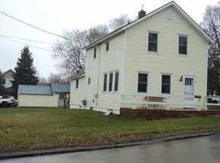 312 3rd St, Iron Mountain, MI 49801