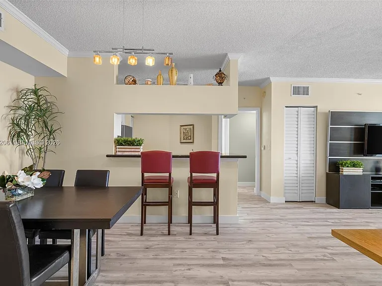 17150 N Bay Rd #2908 — Photo 3