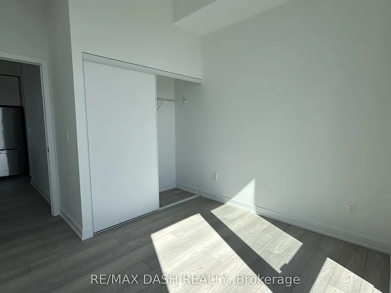 1007 The Queensway #909 — Photo 11