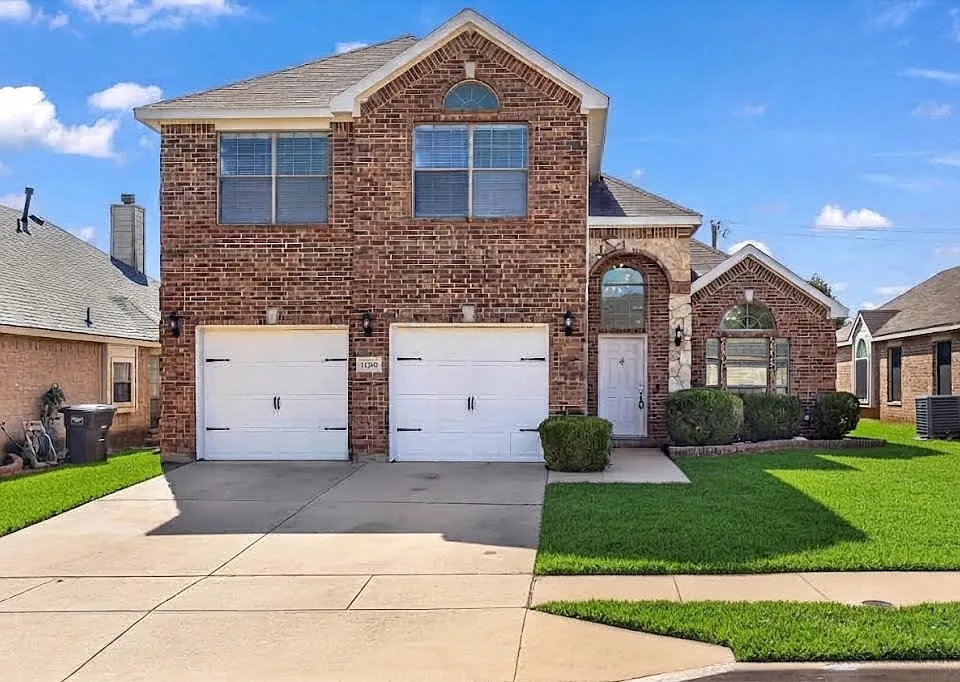11208 Whispering Brook Ln