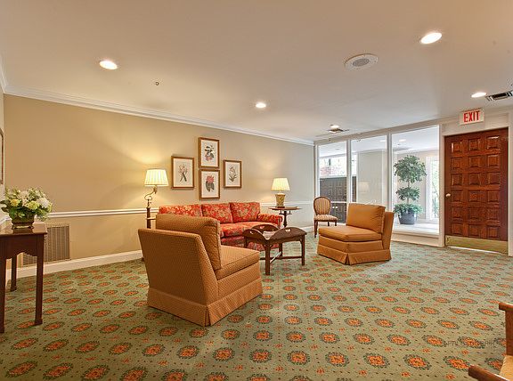 2nd image of 140 Franklin Pl E APT 107