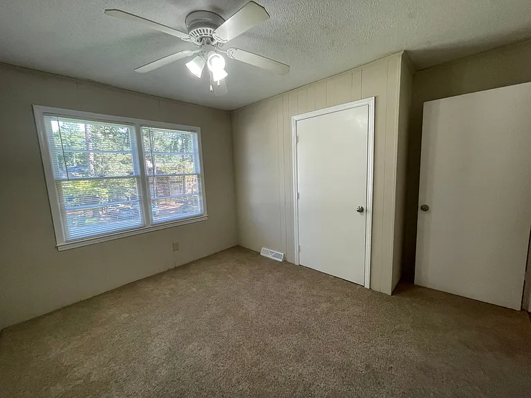 207 Charleston Ave — Photo 28