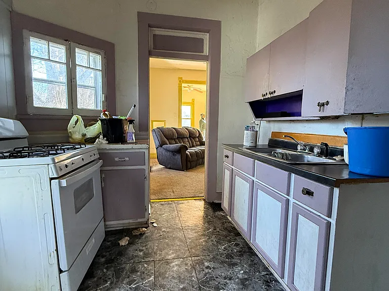 968 W View St — Photo 12