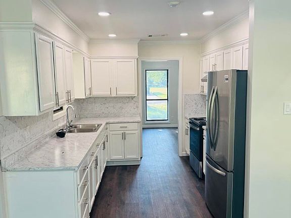2nd image of 6406 Diamond Head Dr
