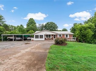 827 Veterans Dr, Marion, NC 28752
