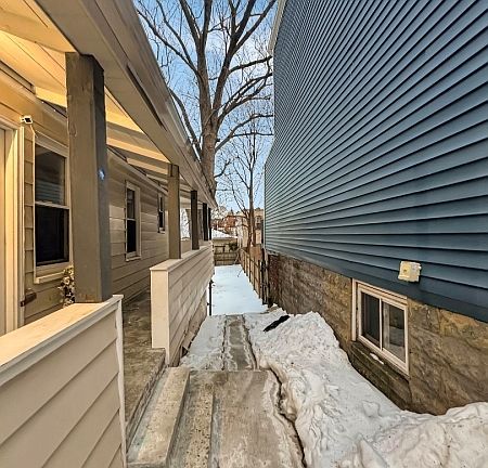 2nd image of 82 Palm St