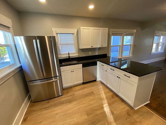 4th image of 6323 N 33rd Ave