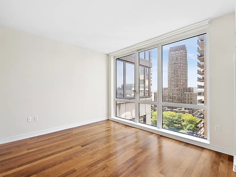 200 W End Ave #16D — Photo 5