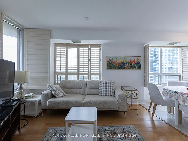 78 Harrison Garden Blvd #1409 — Photo 10