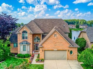 47024 Woodberry Estates Dr, Macomb, MI 48044