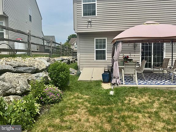 4th image of 37 Marsha Dr