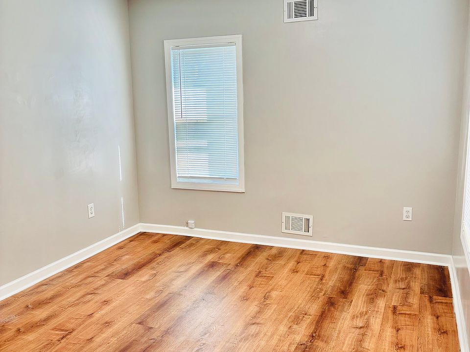 1st image of 252 S 6th Ave #3