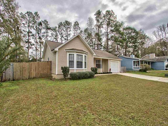 3rd image of 4216 Red Oak Dr