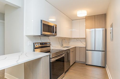 3rd image of 1533 N Wieland St APT 2C