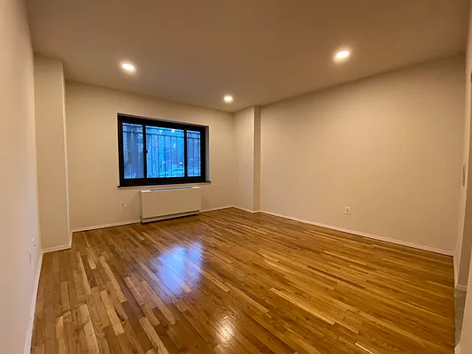 Rented by AZ REALTY NYC LLC | media 2