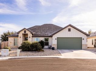 1069 Roanoke Ln, Kerrville, TX 78028